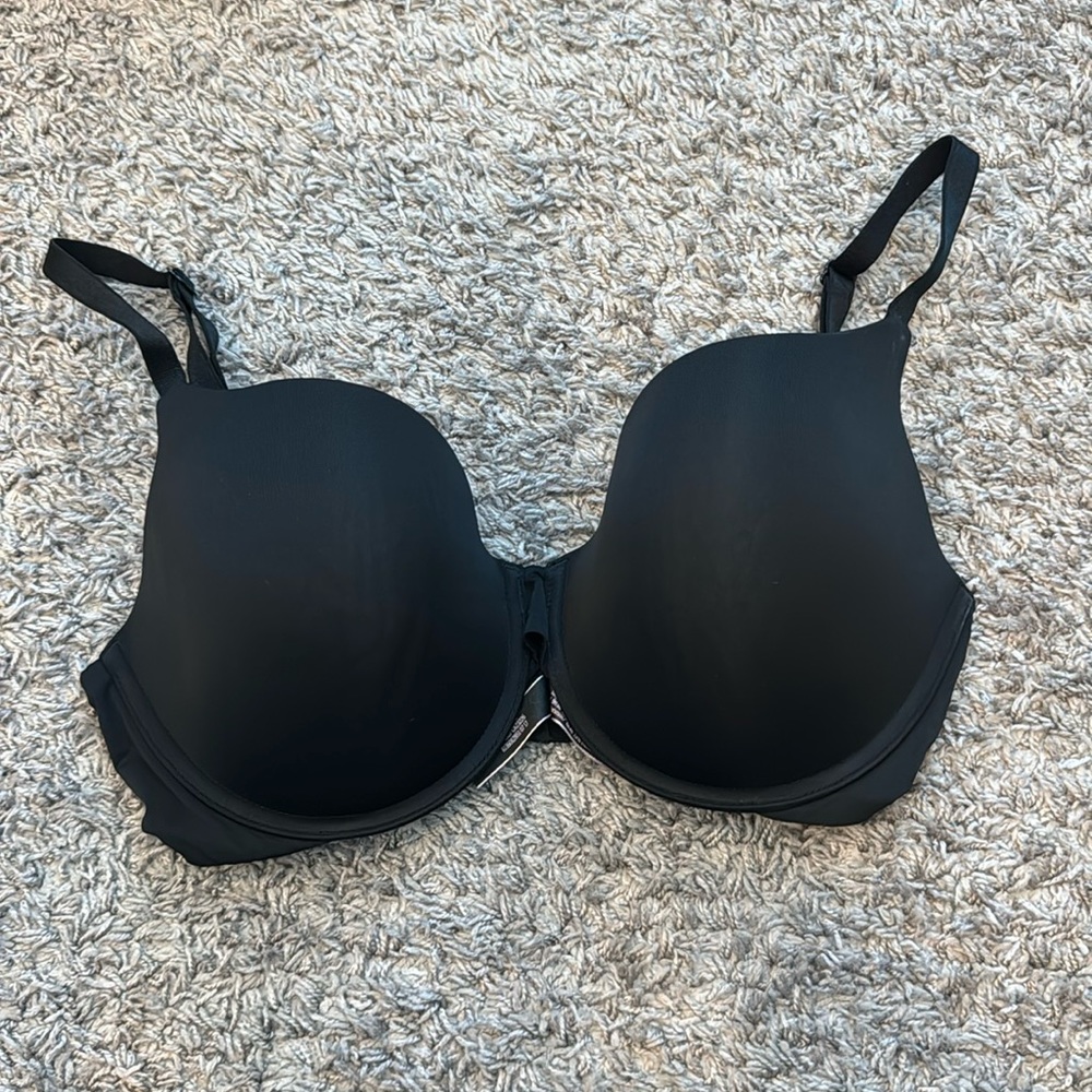 Victoria’s Secret 34DD Uplift Semi/demi bra